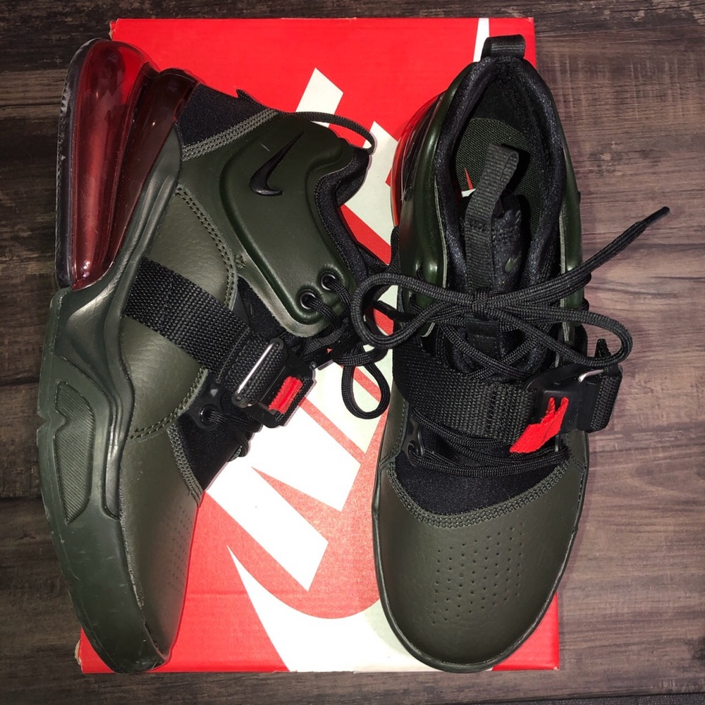 Nike Air Force 270